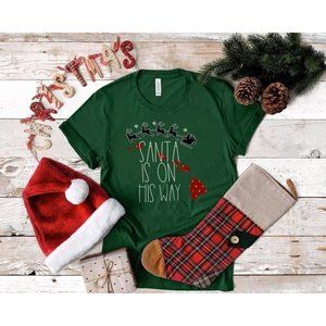 Santa is On His Way - Hawaii Island Chain Tee